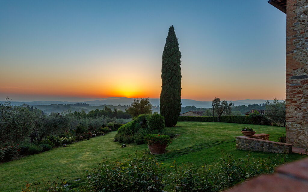 Villa Solina: Attività, Balcone / Terrazza / Patio, Caratteristiche, Estate, Esterni, Giardino, Piscina, Primavera, Servizi