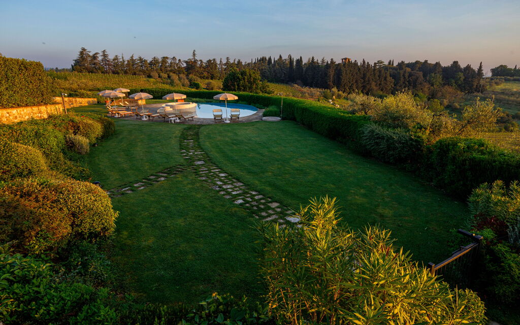 Villa Solina: Attività, Balcone / Terrazza / Patio, Caratteristiche, Estate, Esterni, Giardino, Piscina, Primavera, Servizi