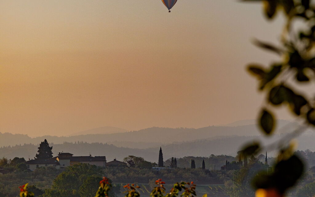 Villa Solina: Attività, Balcone / Terrazza / Patio, Caratteristiche, Estate, Esterni, Giardino, Piscina, Primavera, Servizi