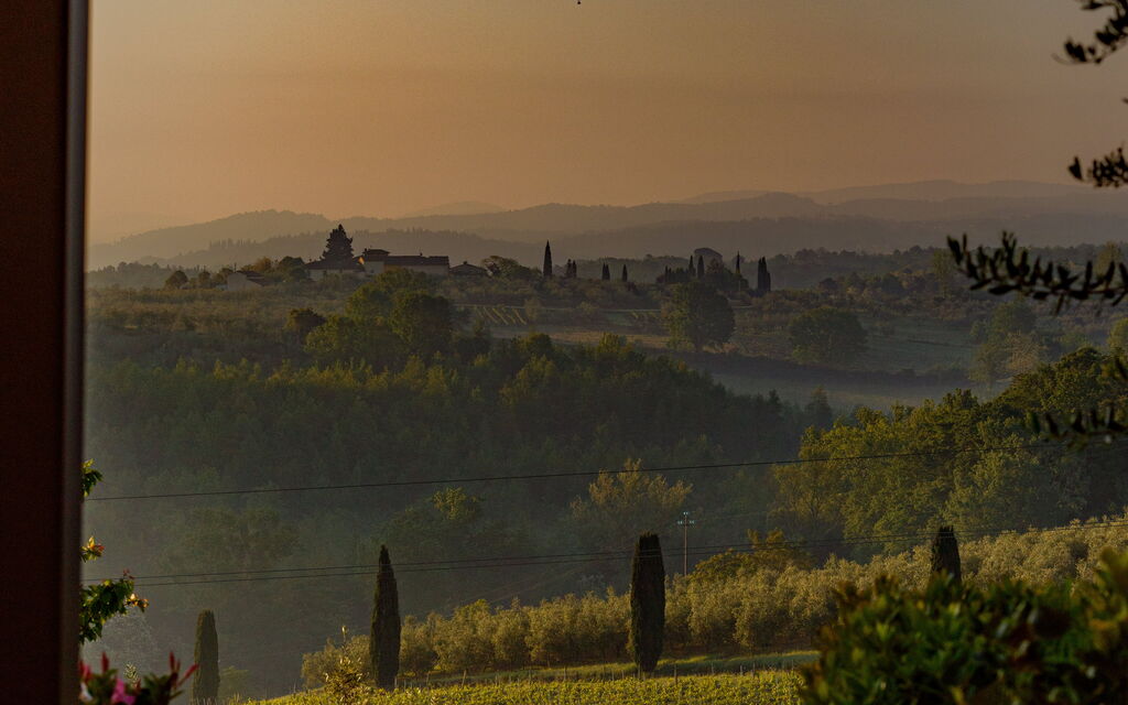 Villa Solina: Attività, Balcone / Terrazza / Patio, Caratteristiche, Estate, Esterni, Giardino, Piscina, Primavera, Servizi