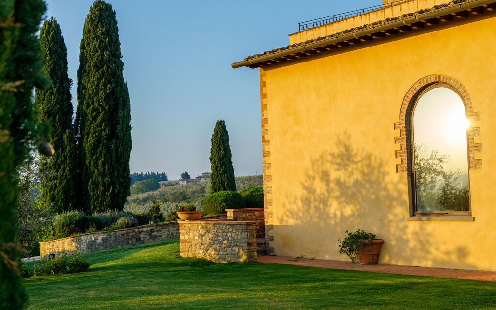 Villa Solina: Attività, Balcone / Terrazza / Patio, Caratteristiche, Estate, Esterni, Giardino, Piscina, Primavera, Servizi