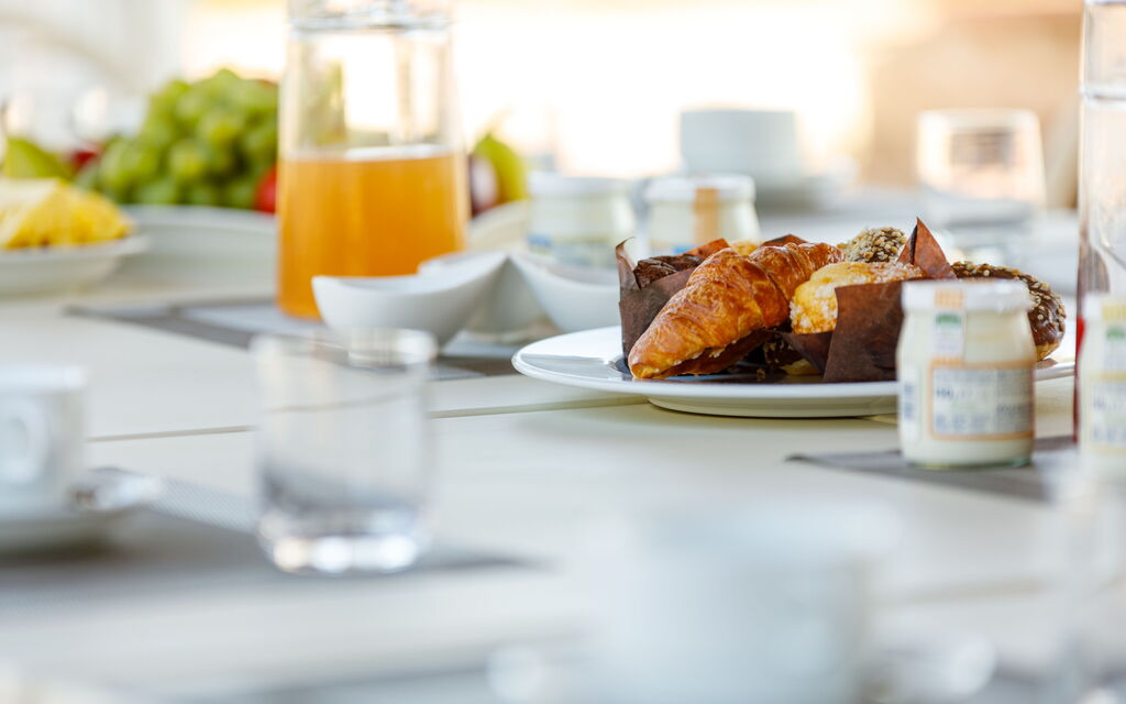 Villa Solina: Attività, Balcone / Terrazza / Patio, Caratteristiche, Estate, Esterni, Giardino, Piscina, Primavera, Servizi