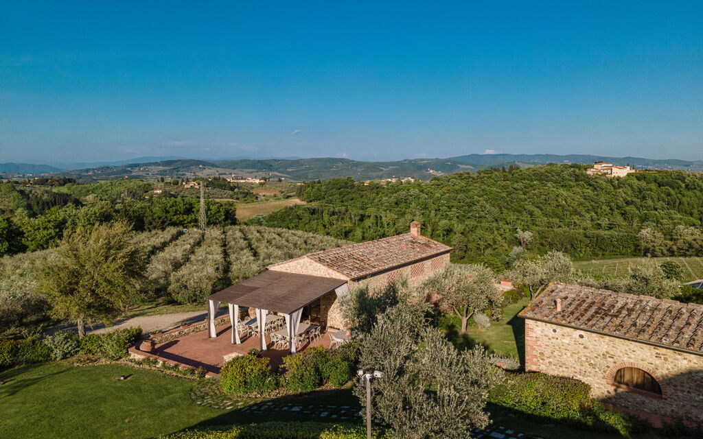 Villa Solina: Attività, Balcone / Terrazza / Patio, Caratteristiche, Estate, Esterni, Giardino, Piscina, Primavera, Servizi