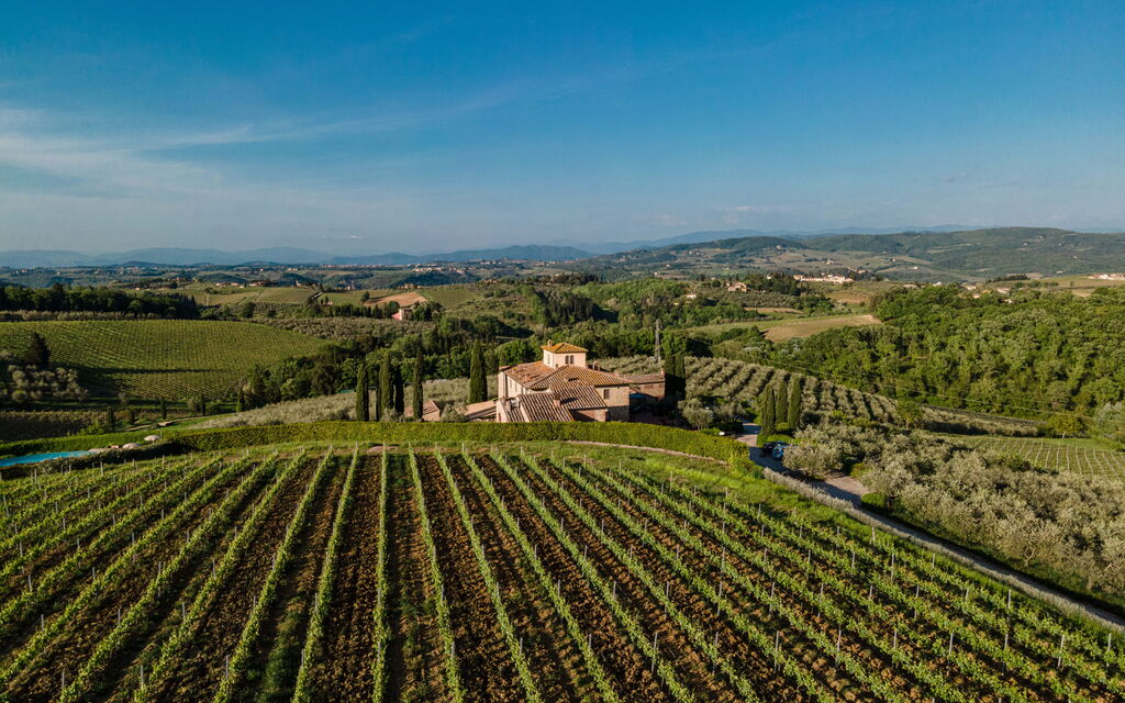 Villa Solina: Attività, Balcone / Terrazza / Patio, Caratteristiche, Estate, Esterni, Giardino, Piscina, Primavera, Servizi
