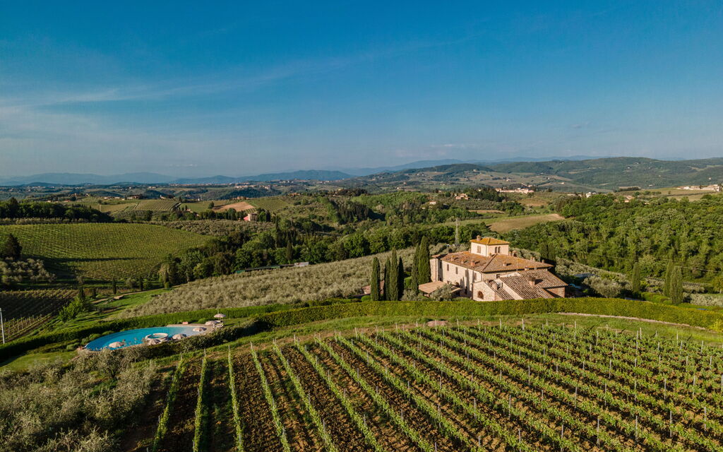 Villa Solina: Attività, Balcone / Terrazza / Patio, Caratteristiche, Estate, Esterni, Giardino, Piscina, Primavera, Servizi