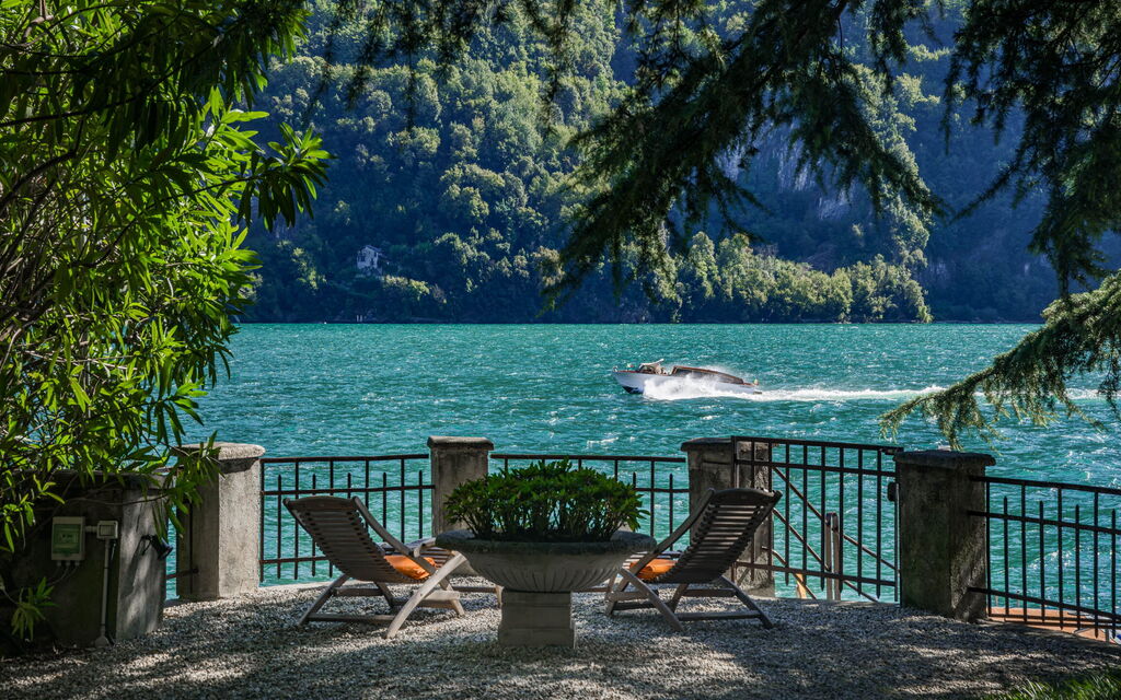 Villa Maestosa: Activities, Amenities, Building Exterior, Facilities, Garden, Hot Tub, Main Entrance, Planimetry, Pool, Spring, Summer