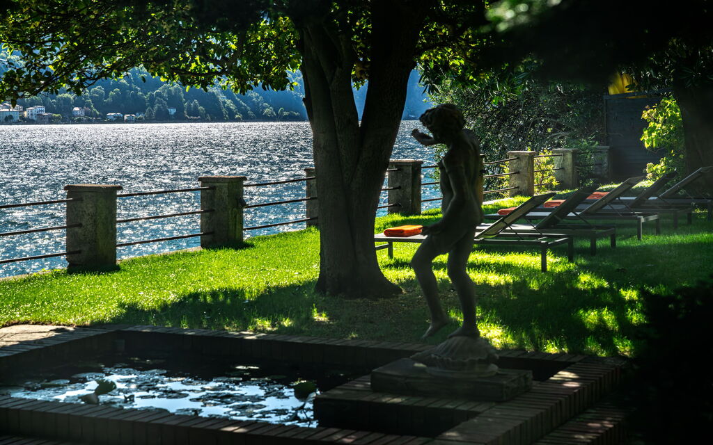 Villa Maestosa: Activities, Amenities, Building Exterior, Facilities, Garden, Hot Tub, Main Entrance, Planimetry, Pool, Spring, Summer