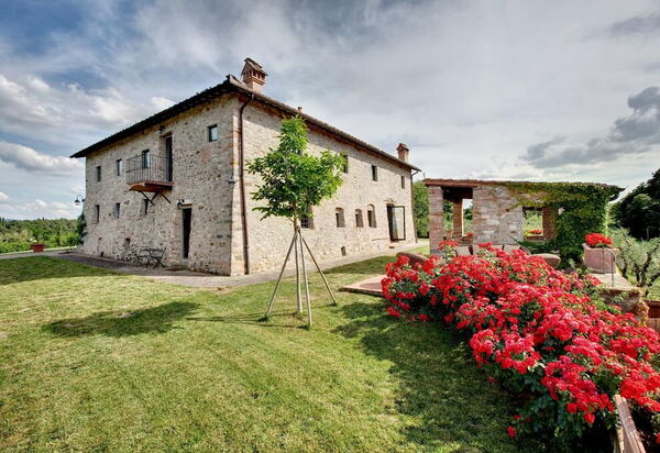 Villa Baronessa: Balcony / Terrace / Patio, Building Exterior, Garden, Pool, Spring, Summer