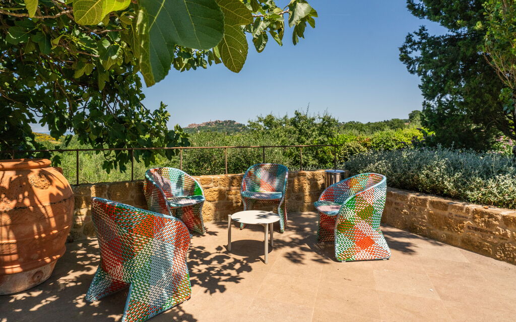 Villa Benedetta: Attività, Benessere, Caratteristiche, Entrata Principale, Estate, Esterni, Giardino, Piscina, Primavera