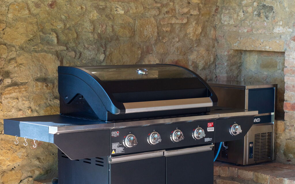 Villa Benedetta: Attività, Benessere, Caratteristiche, Entrata Principale, Estate, Esterni, Giardino, Piscina, Primavera