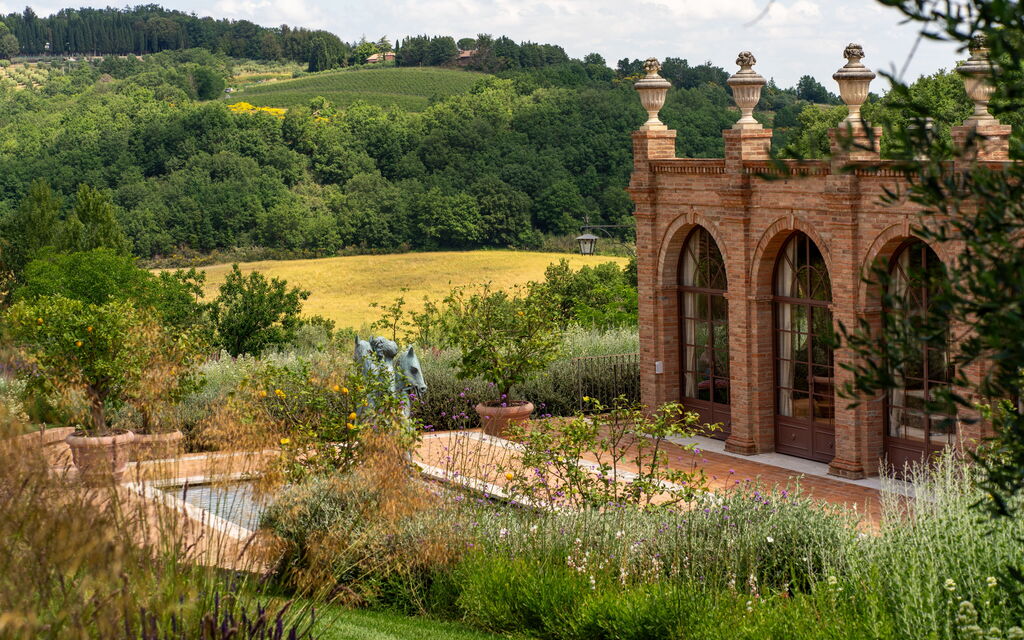 Villa Benedetta: Attività, Benessere, Caratteristiche, Entrata Principale, Estate, Esterni, Giardino, Piscina, Primavera