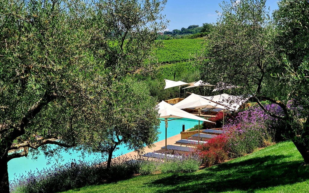 Villa Benedetta: Attività, Benessere, Caratteristiche, Entrata Principale, Estate, Esterni, Giardino, Piscina, Primavera