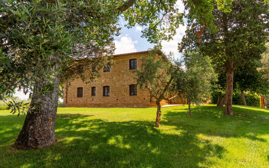 Villa Benedetta: Attività, Benessere, Caratteristiche, Entrata Principale, Estate, Esterni, Giardino, Piscina, Primavera