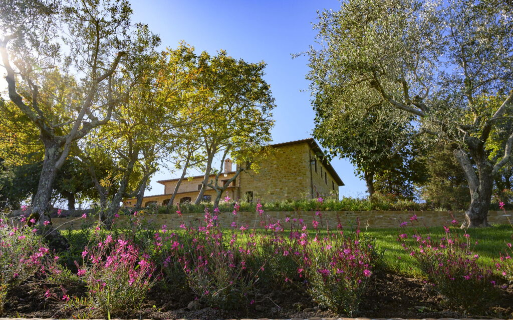 Villa Benedetta: Attività, Benessere, Caratteristiche, Entrata Principale, Estate, Esterni, Giardino, Piscina, Primavera