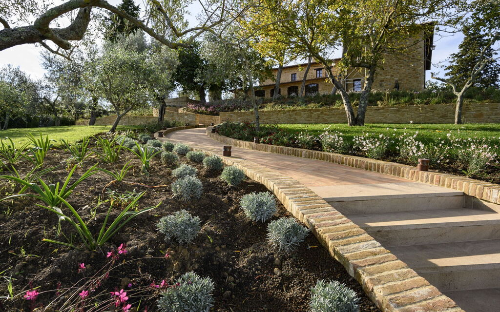 Villa Benedetta: Attività, Benessere, Caratteristiche, Entrata Principale, Estate, Esterni, Giardino, Piscina, Primavera