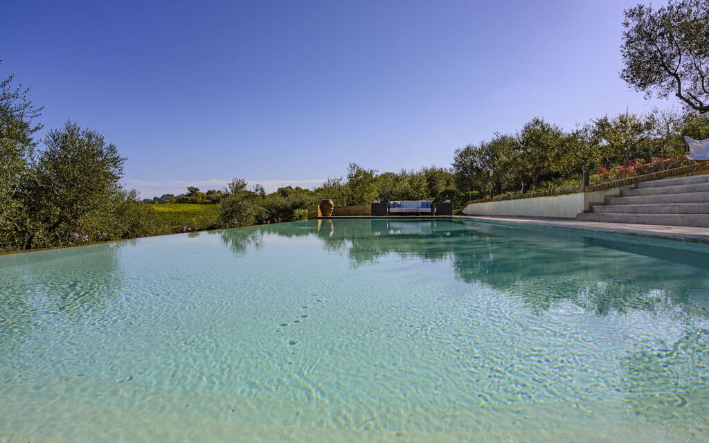 Villa Benedetta: Attività, Benessere, Caratteristiche, Entrata Principale, Estate, Esterni, Giardino, Piscina, Primavera