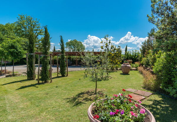 Villa San Gerbero 21: Building Exterior, Food, Hot Tub, Kitchen, Outdoor, Pool, Spring, Summer, Wellness