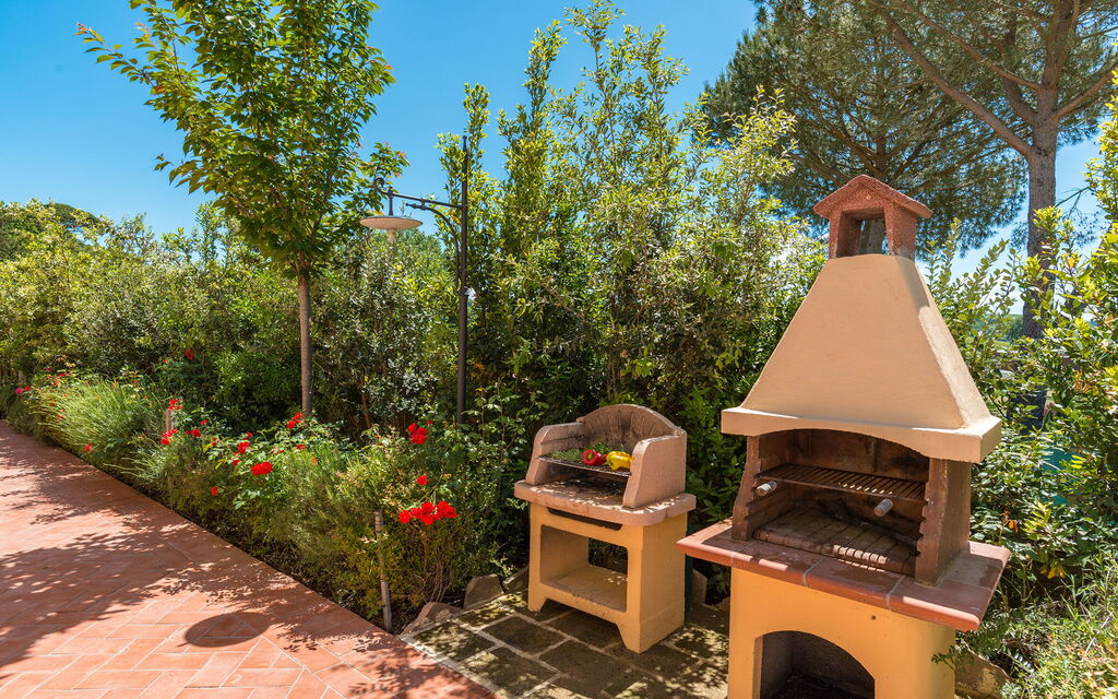 Villa San Gerbero 21: Building Exterior, Food, Hot Tub, Kitchen, Outdoor, Pool, Spring, Summer, Wellness