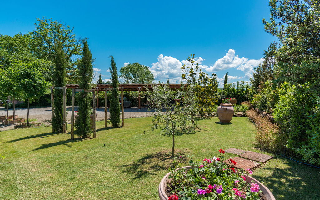 Villa San Gerbero 21: Building Exterior, Food, Hot Tub, Kitchen, Outdoor, Pool, Spring, Summer, Wellness