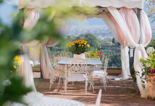 Villa Sole Di Toscana: Attività, Balcone / Terrazza / Patio, Benessere, Caratteristiche, Estate, Esterni, Piscina, Primavera, Servizi