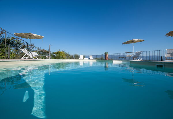 Villa Sole Di Toscana: Attività, Balcone / Terrazza / Patio, Benessere, Caratteristiche, Estate, Esterni, Piscina, Primavera, Servizi