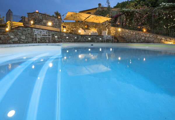 Villa Sole Di Toscana: Attività, Balcone / Terrazza / Patio, Benessere, Caratteristiche, Estate, Esterni, Piscina, Primavera, Servizi