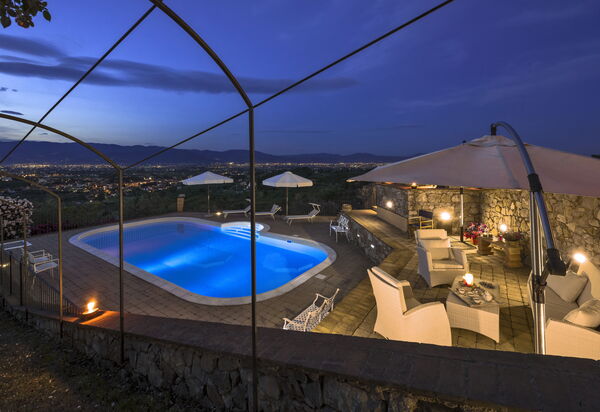 Villa Sole Di Toscana: Attività, Balcone / Terrazza / Patio, Benessere, Caratteristiche, Estate, Esterni, Piscina, Primavera, Servizi
