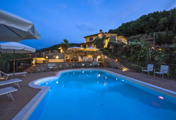 Villa Sole Di Toscana: Attività, Balcone / Terrazza / Patio, Benessere, Caratteristiche, Estate, Esterni, Piscina, Primavera, Servizi