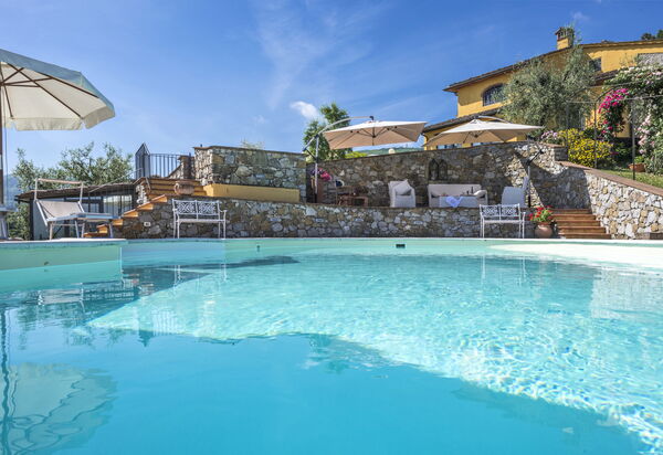 Villa Sole Di Toscana: Attività, Balcone / Terrazza / Patio, Benessere, Caratteristiche, Estate, Esterni, Piscina, Primavera, Servizi