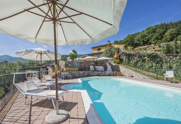 Villa Sole Di Toscana: Attività, Balcone / Terrazza / Patio, Benessere, Caratteristiche, Estate, Esterni, Piscina, Primavera, Servizi