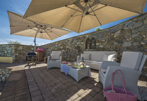 Villa Sole Di Toscana: Attività, Balcone / Terrazza / Patio, Benessere, Caratteristiche, Estate, Esterni, Piscina, Primavera, Servizi