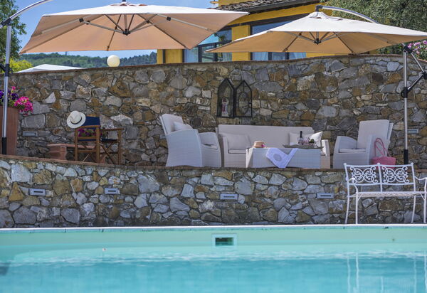 Villa Sole Di Toscana: Attività, Balcone / Terrazza / Patio, Benessere, Caratteristiche, Estate, Esterni, Piscina, Primavera, Servizi