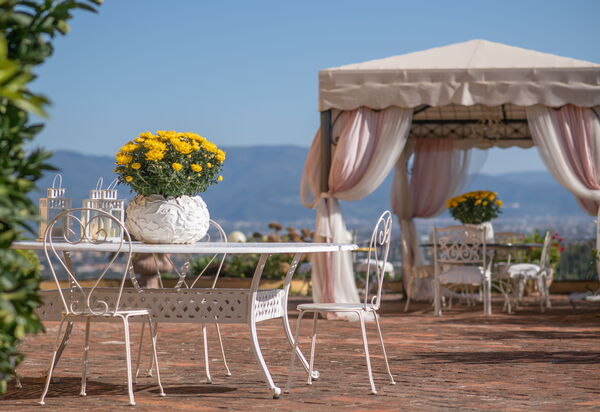 Villa Sole Di Toscana: Attività, Balcone / Terrazza / Patio, Benessere, Caratteristiche, Estate, Esterni, Piscina, Primavera, Servizi