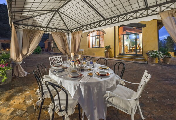 Villa Sole Di Toscana: Attività, Balcone / Terrazza / Patio, Benessere, Caratteristiche, Estate, Esterni, Piscina, Primavera, Servizi