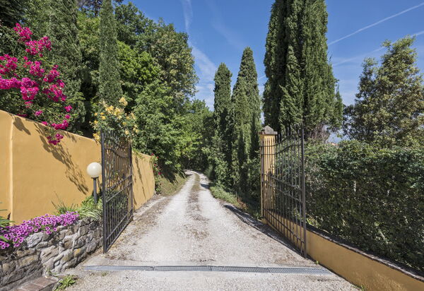 Villa Sole Di Toscana: Attività, Balcone / Terrazza / Patio, Benessere, Caratteristiche, Estate, Esterni, Piscina, Primavera, Servizi