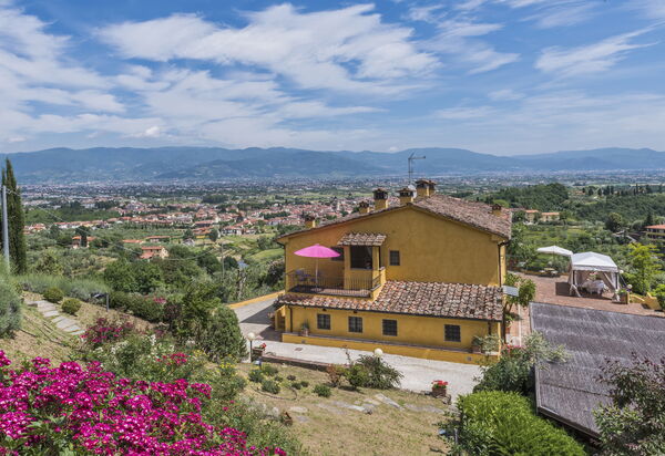 Villa Sole Di Toscana: Attività, Balcone / Terrazza / Patio, Benessere, Caratteristiche, Estate, Esterni, Piscina, Primavera, Servizi