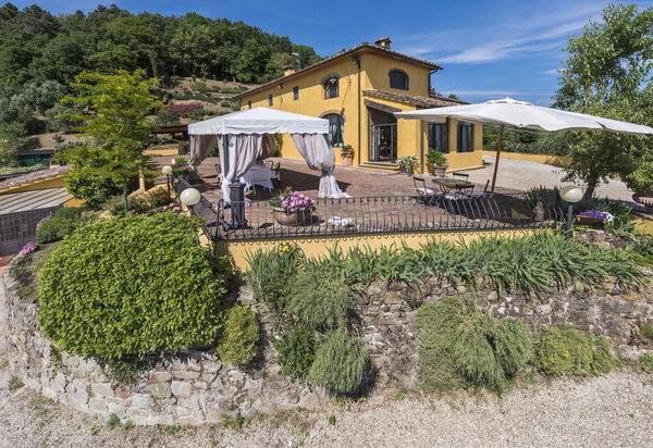 Villa Sole Di Toscana: Attività, Balcone / Terrazza / Patio, Benessere, Caratteristiche, Estate, Esterni, Piscina, Primavera, Servizi