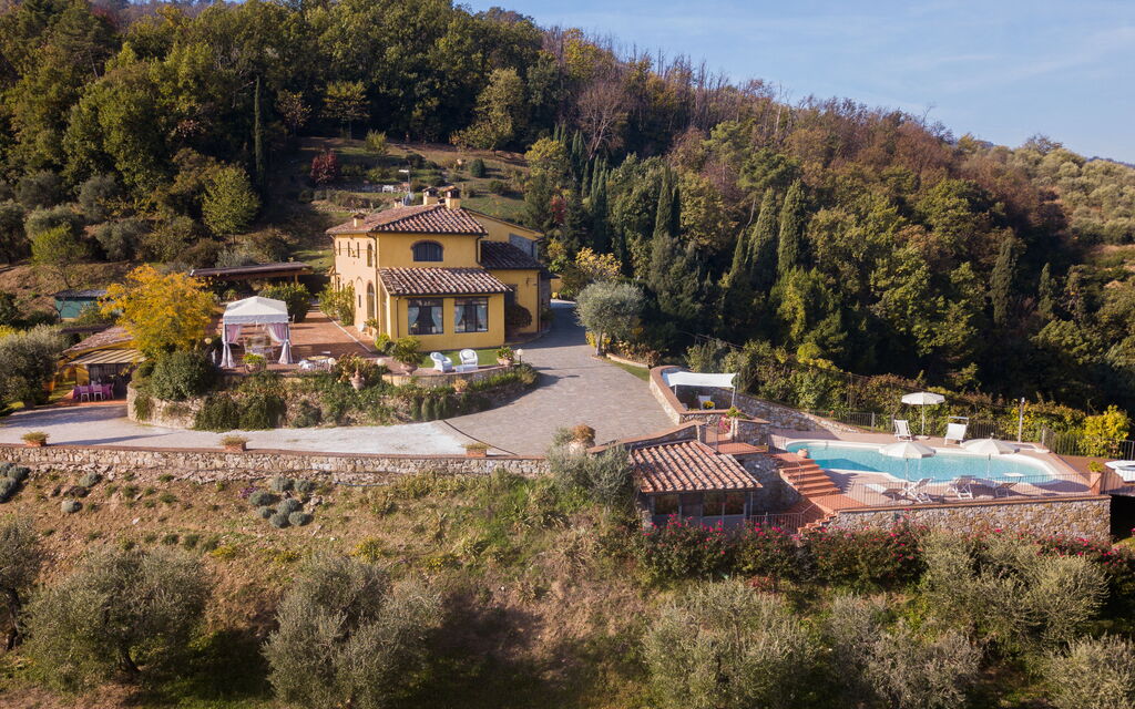 Villa Sole Di Toscana: Attività, Balcone / Terrazza / Patio, Benessere, Caratteristiche, Estate, Esterni, Piscina, Primavera, Servizi