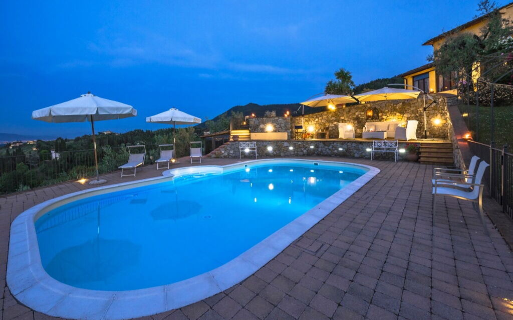 Villa Sole Di Toscana: Attività, Balcone / Terrazza / Patio, Benessere, Caratteristiche, Estate, Esterni, Piscina, Primavera, Servizi