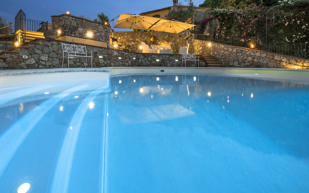 Villa Sole Di Toscana: Attività, Balcone / Terrazza / Patio, Benessere, Caratteristiche, Estate, Esterni, Piscina, Primavera, Servizi