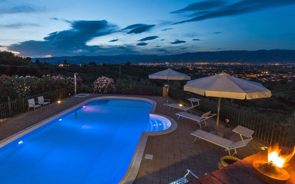 Villa Sole Di Toscana: Attività, Balcone / Terrazza / Patio, Benessere, Caratteristiche, Estate, Esterni, Piscina, Primavera, Servizi