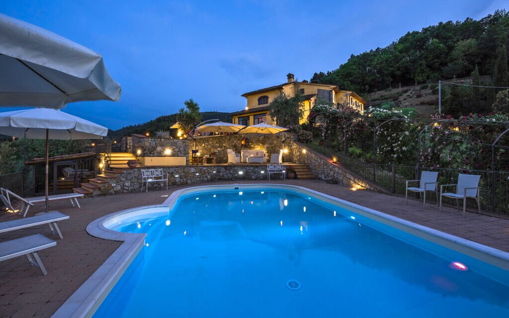 Villa Sole Di Toscana: Attività, Balcone / Terrazza / Patio, Benessere, Caratteristiche, Estate, Esterni, Piscina, Primavera, Servizi