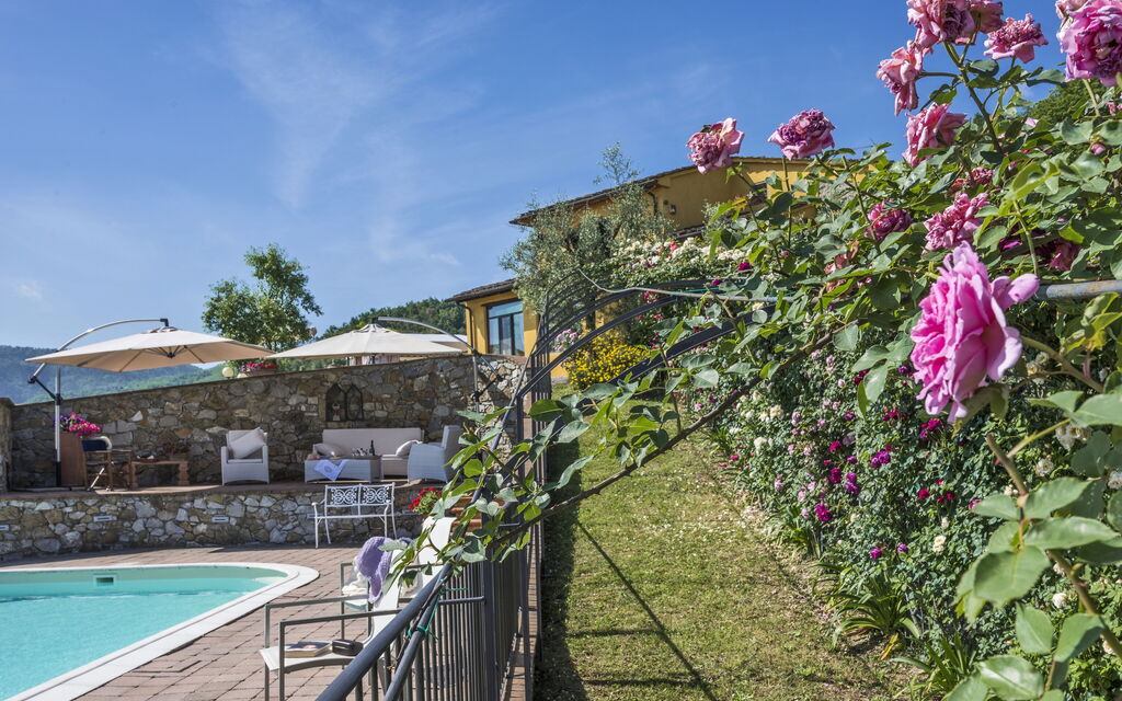 Villa Sole Di Toscana: Attività, Balcone / Terrazza / Patio, Benessere, Caratteristiche, Estate, Esterni, Piscina, Primavera, Servizi