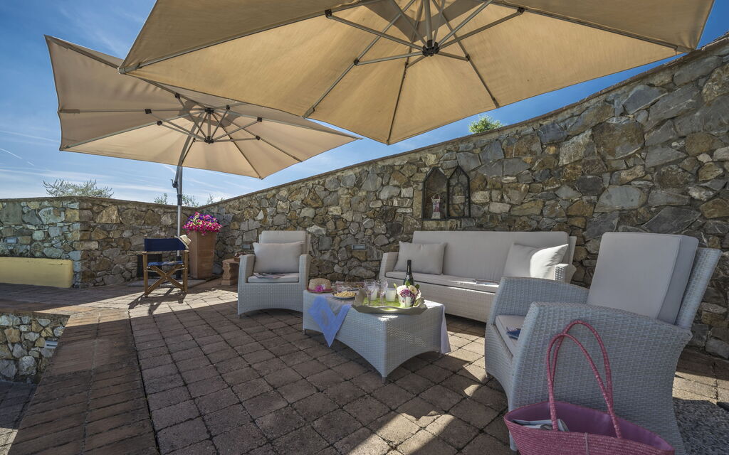 Villa Sole Di Toscana: Attività, Balcone / Terrazza / Patio, Benessere, Caratteristiche, Estate, Esterni, Piscina, Primavera, Servizi