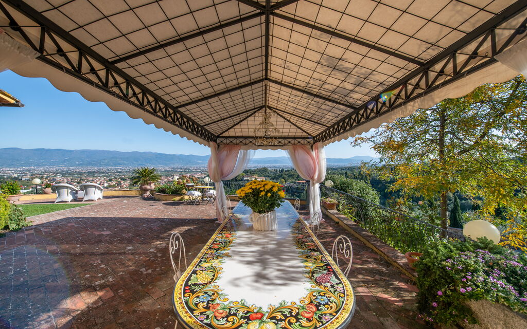 Villa Sole Di Toscana: Attività, Balcone / Terrazza / Patio, Benessere, Caratteristiche, Estate, Esterni, Piscina, Primavera, Servizi
