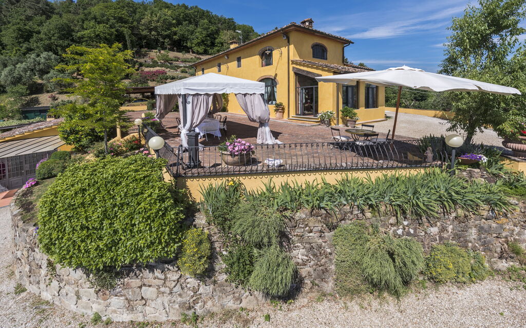 Villa Sole Di Toscana: Attività, Balcone / Terrazza / Patio, Benessere, Caratteristiche, Estate, Esterni, Piscina, Primavera, Servizi