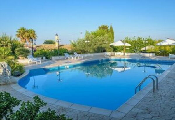 Villa Chiaramonte: Activities, Amenities, Balcony / Terrace / Patio, Pool, Spring, Summer