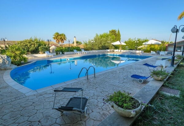Villa Chiaramonte: Activities, Amenities, Balcony / Terrace / Patio, Pool, Spring, Summer
