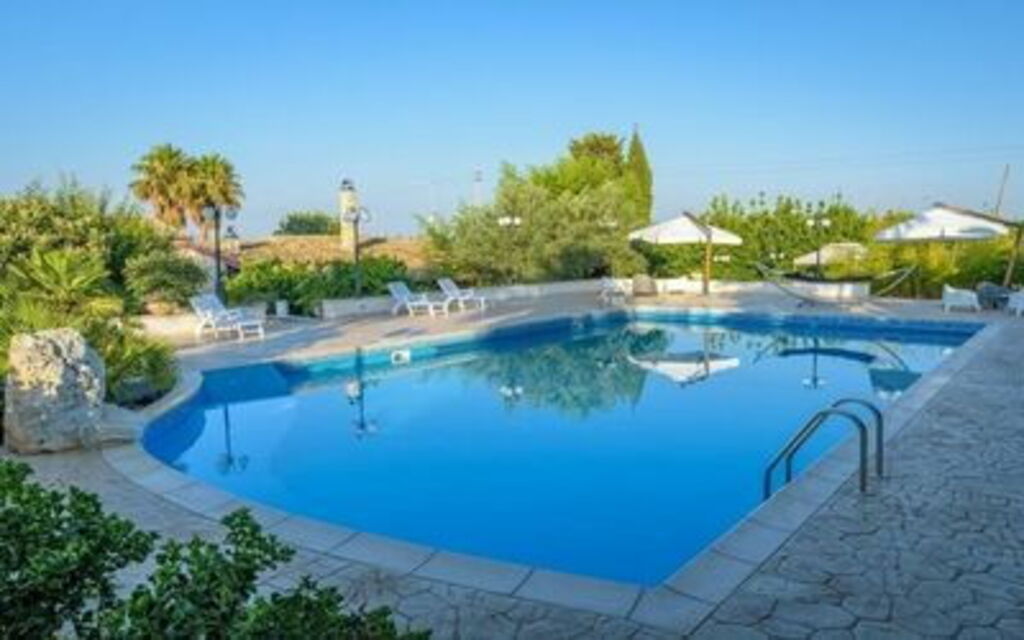 Villa Chiaramonte: Activities, Amenities, Balcony / Terrace / Patio, Pool, Spring, Summer