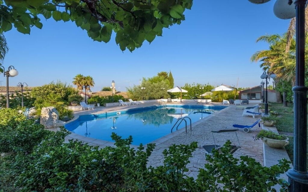 Villa Chiaramonte: Activities, Amenities, Balcony / Terrace / Patio, Pool, Spring, Summer